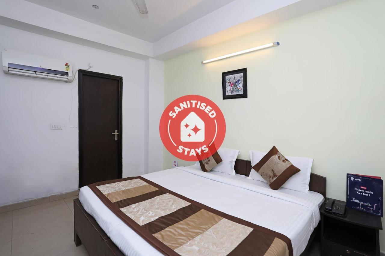 Oyo 11392 The Hotel Grand Hospitality Noida Exterior foto